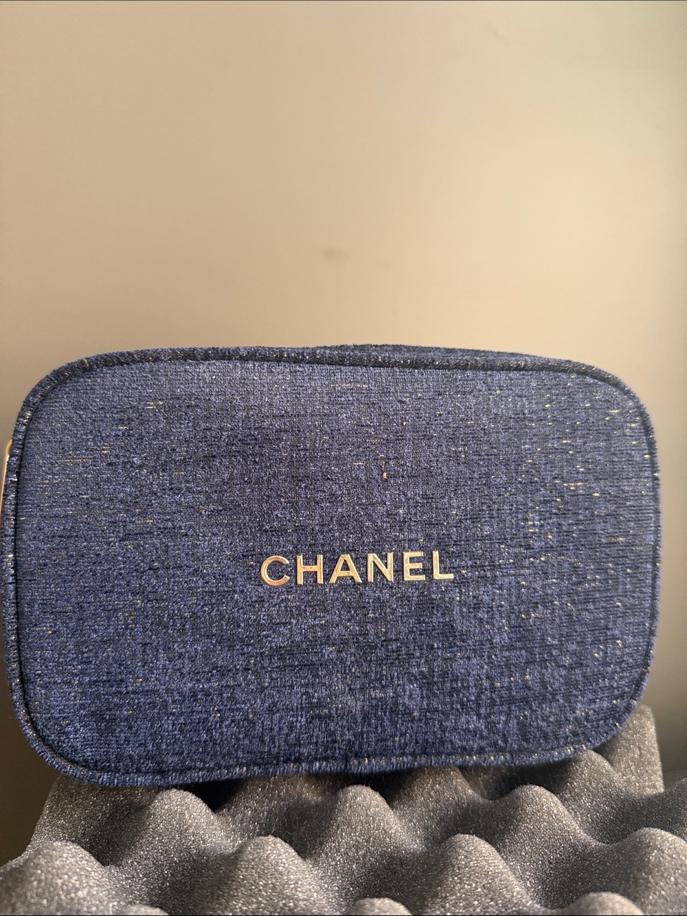 Chanel Holiday  2023 limited edition beauty bag with . Lipstick And Mascara.